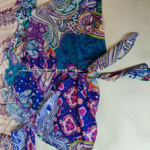 Chico's open shoulder 3/4 sleeve blouse sz 2 (L) - Picture 4 of 7